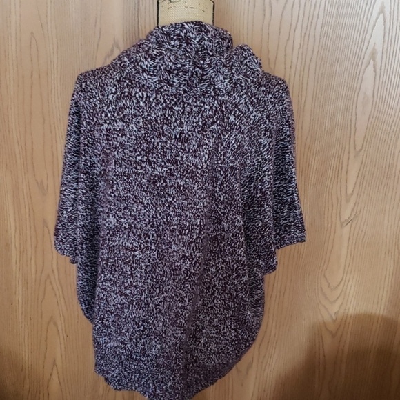 Large new York & company brown and white sweater - Picture 4 of 5